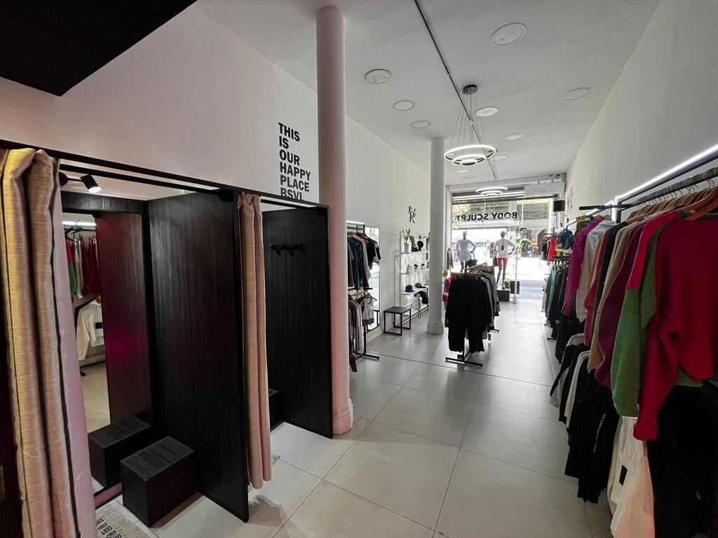 Local , 18 de julio y Vazquez, 200 m2 , 9 mts de frente ,ac