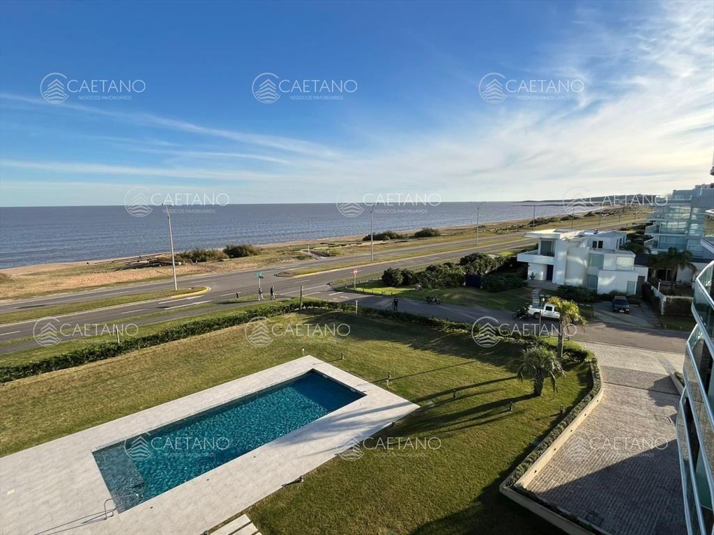 Apartamento de 2 dormitorios en Playa Mansa , Punta del est