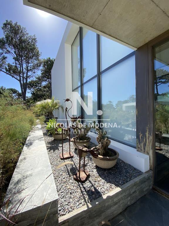 Vende casa en Pinar del Faro de 3 dormitorios.