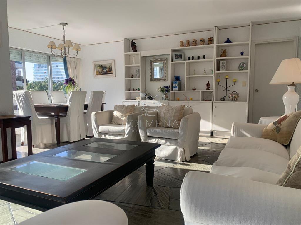 Apartamento en Punta del Este, se alquila.