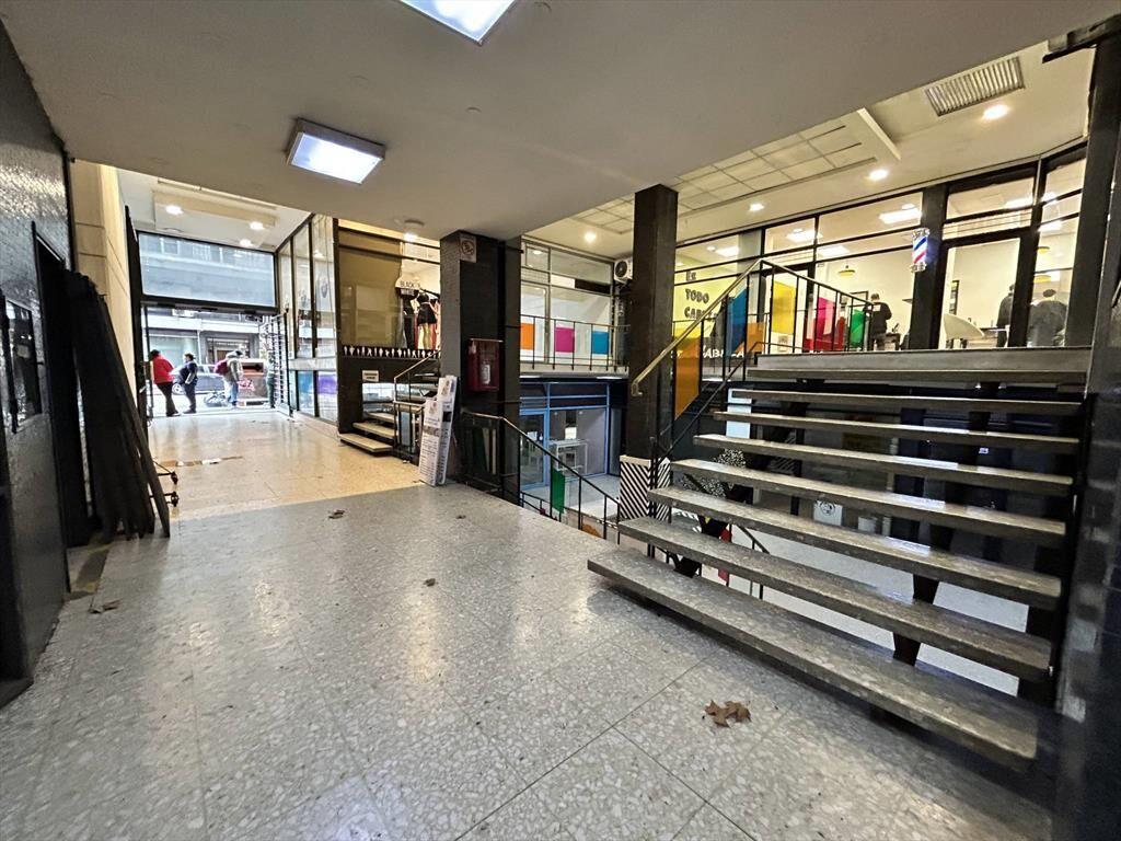 Cesión de Alquiler de Local comercial en Av. 18 de Julio con