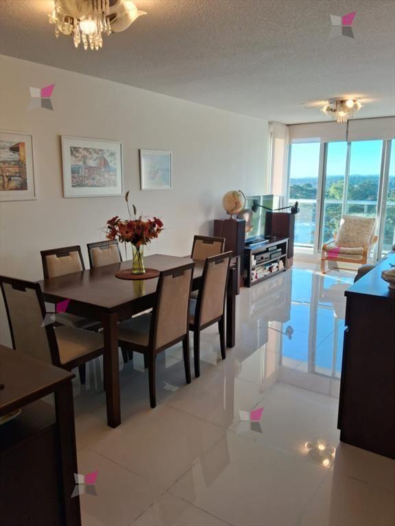 Apartamento de 2 dormitorios en Av. Roosevelt, ,