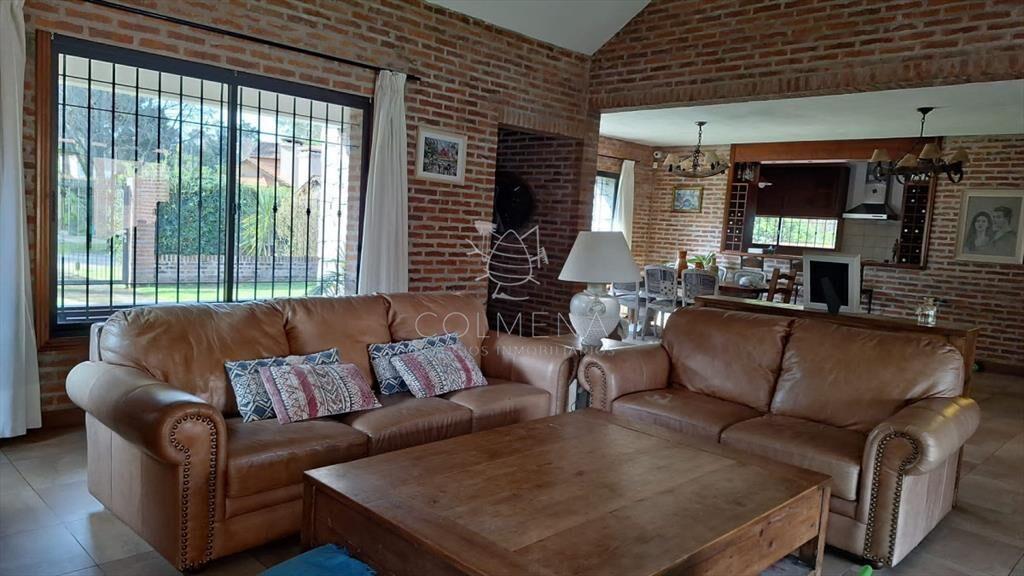 Casa 4 dormitorios en Pinares , Playa Mansa