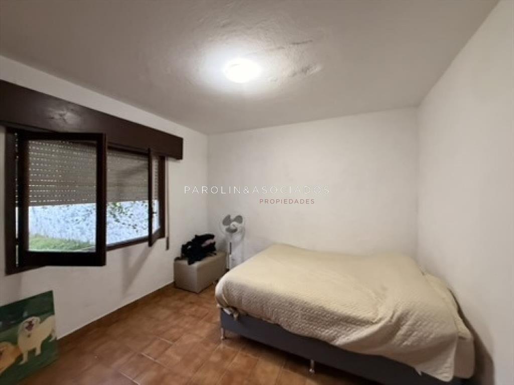 OPORTUNIDAD CASA DE DOS DORMIOTORIOS MAS EN !