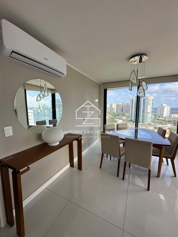 Venta apartamento tres dormitorios Punta del este