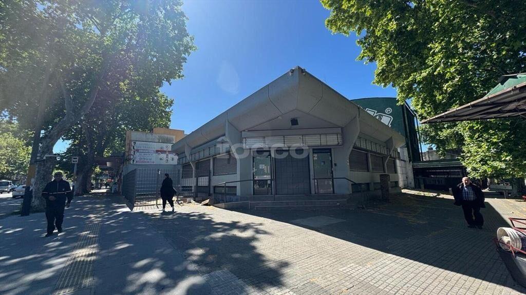 VENTA Y ALQUILER DE LOCAL EN AVDA. 8 DE OCTUBRE