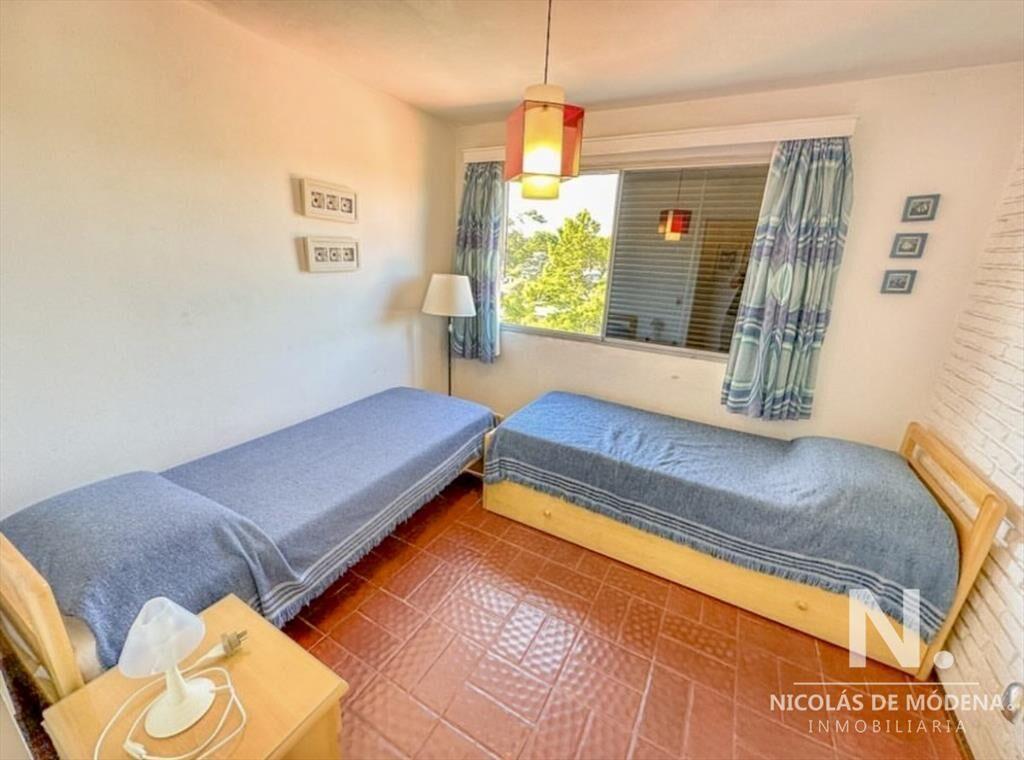 Apartamento en venta de dos dormitorios primera linea de pl