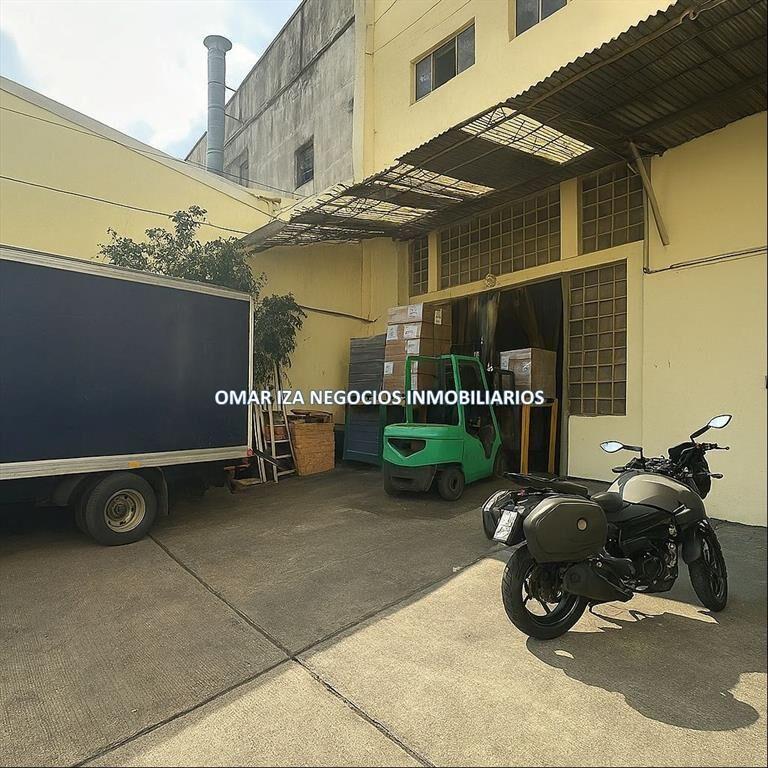 AQUILER OFICINAS EN AGUADA DE 250M2 APROX, ESCRITORIO, CONS