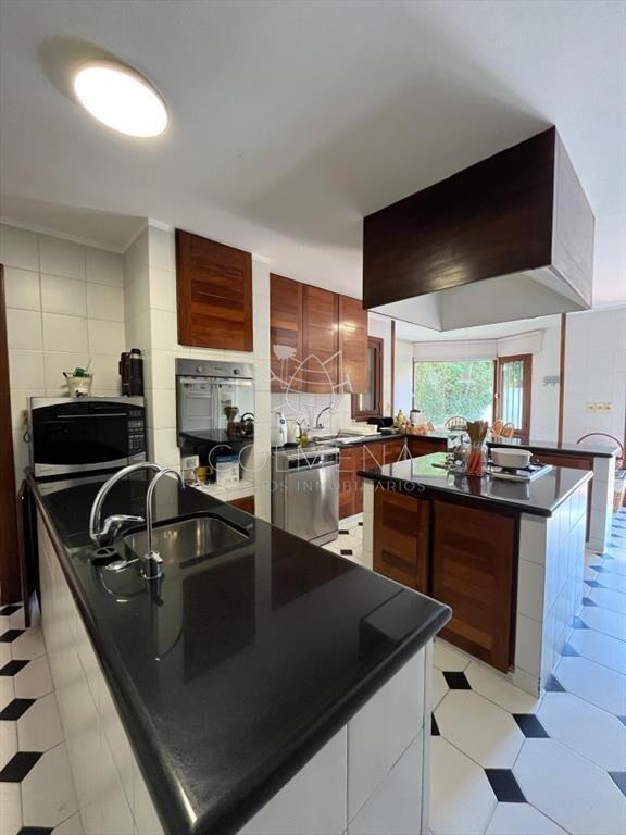 Alquiler Importante casa en Barrio Lugano