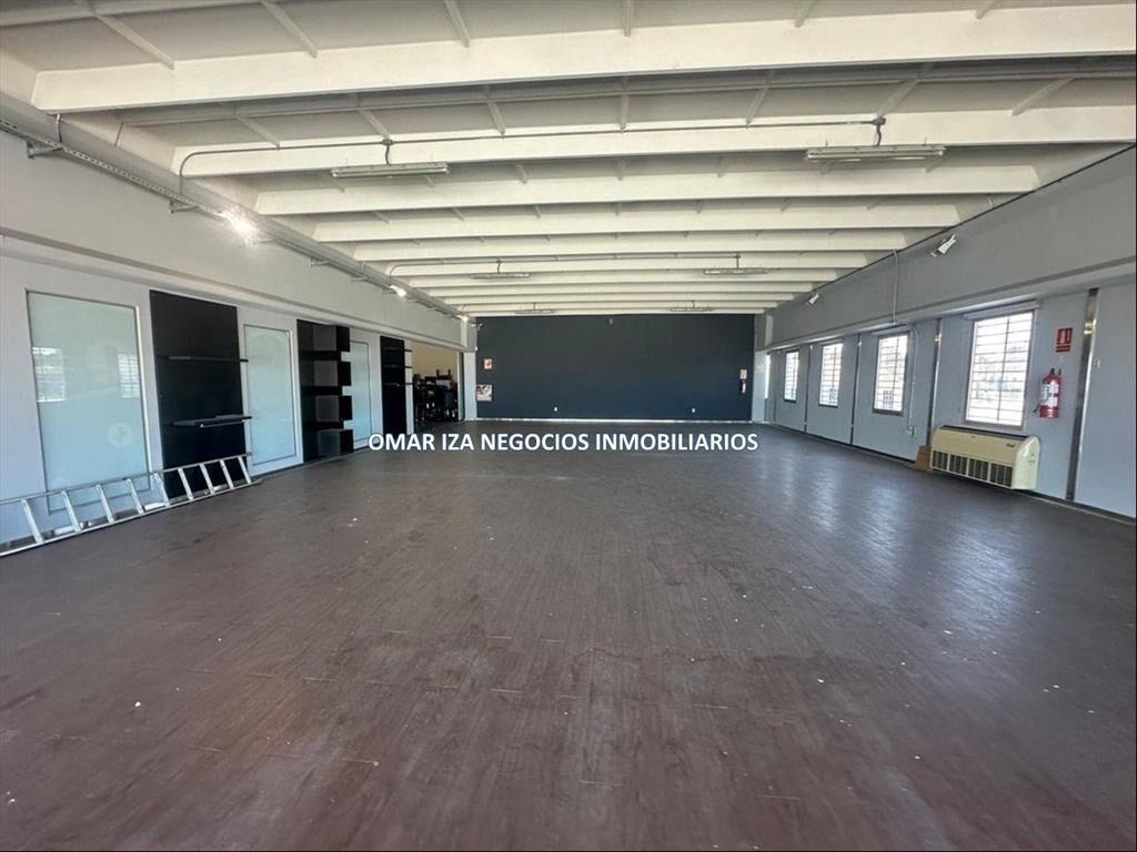 Alquiler local comercial showroom automotoras, gym, clinica