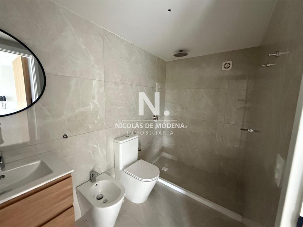 Vende apartamento de 1 dormitorio y medio en del