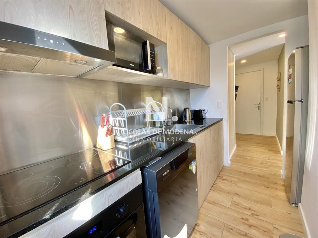 Vende impecable apartamento de 2 dormitorios en