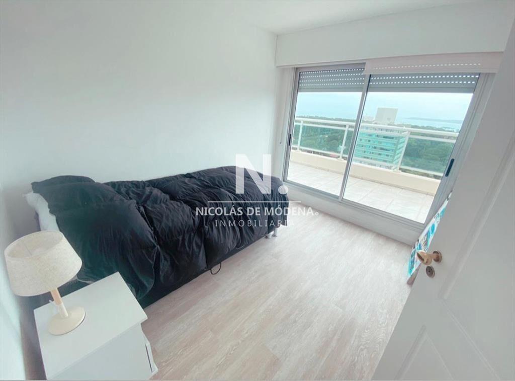 Apartamento en venta 3 dormitorios en Roosevelt