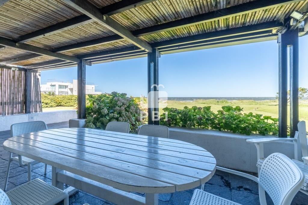 Alquiler temporario de Casa 4 DORMITORIOS en Punta Ballena,