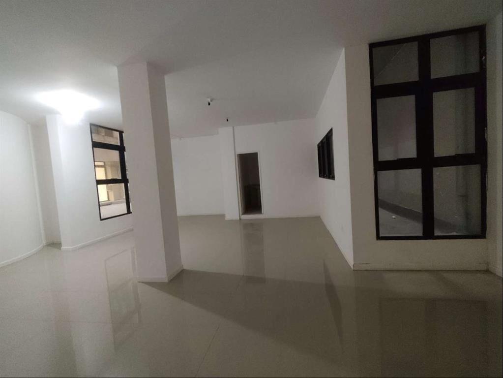 ALQUILER Oficina de 85m2 en Peatonal Sarandí en Ciudad vieja