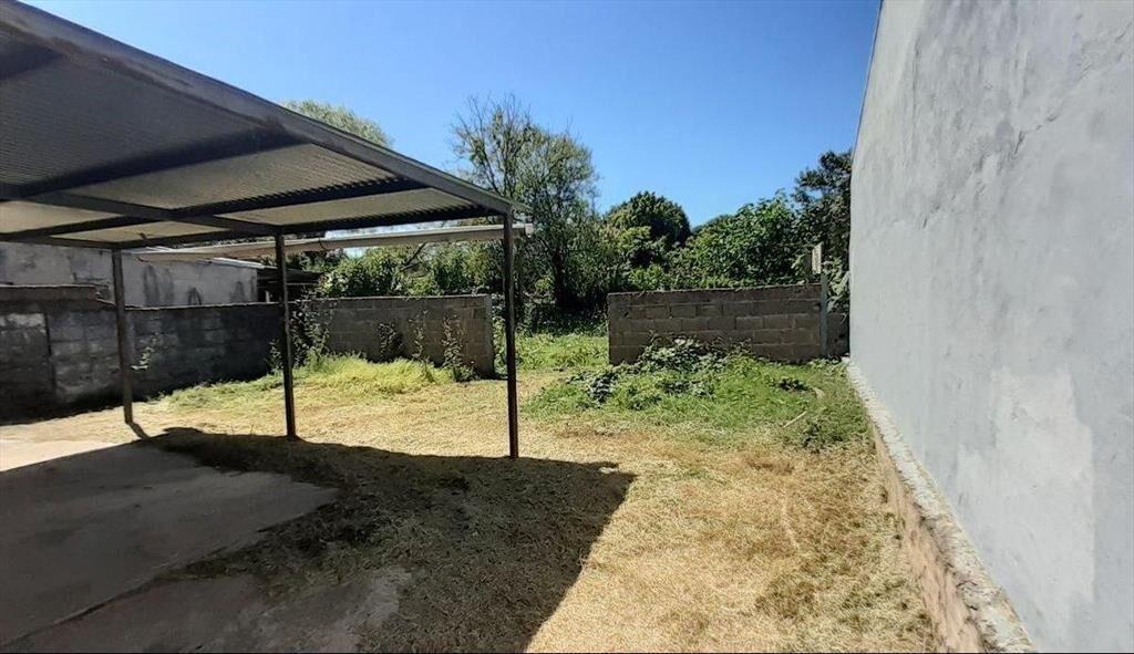 Venta de Casa Reciclada en Salto con Gran Terreno y Excelen