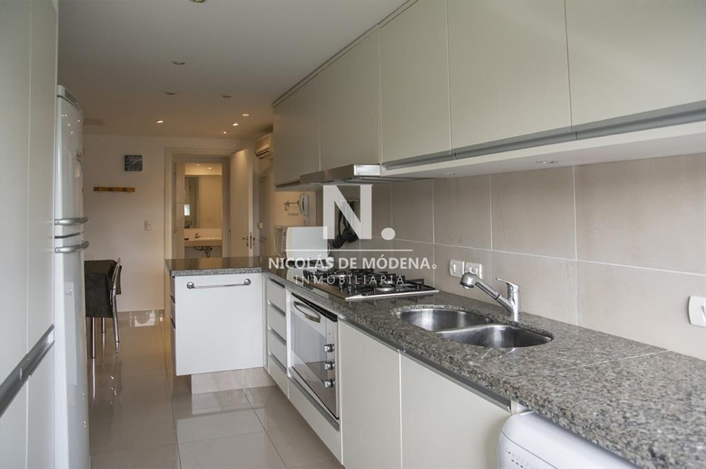 Departamento frente a Playa Brava en venta. 3