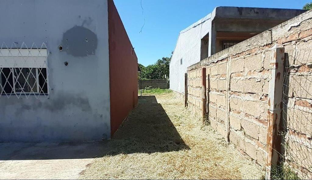 Venta de Casa Reciclada en Salto con Gran Terreno y Excelen