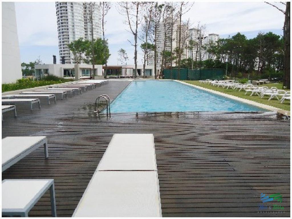 Vendo apartamento 2 dormitorios con vista al mar