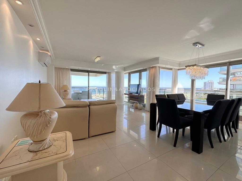 Apartamento de 3 dormitorios en venta en Torre