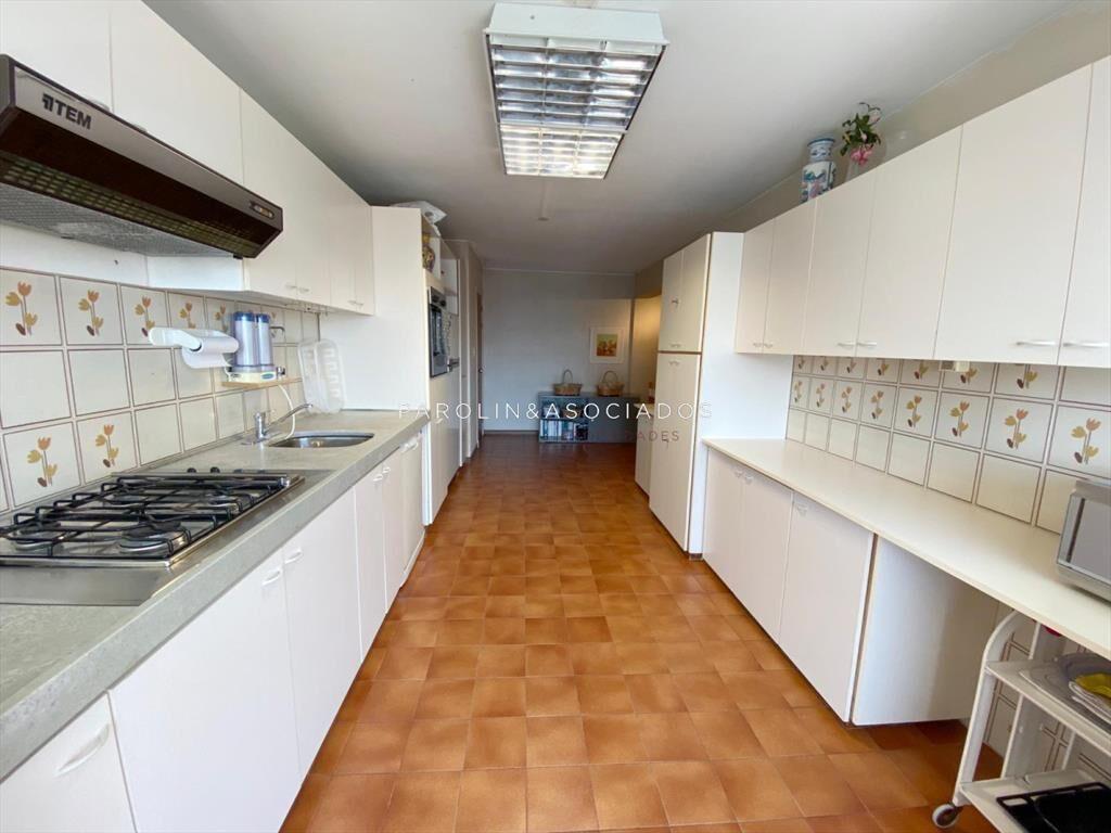 Apartamento en venta de 3 dormitorios en edificio