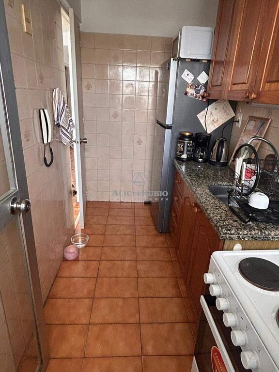 BERRO Y BARREIRO. PISO ALTO. BALCON. COCINA DEFINIDA, GC...