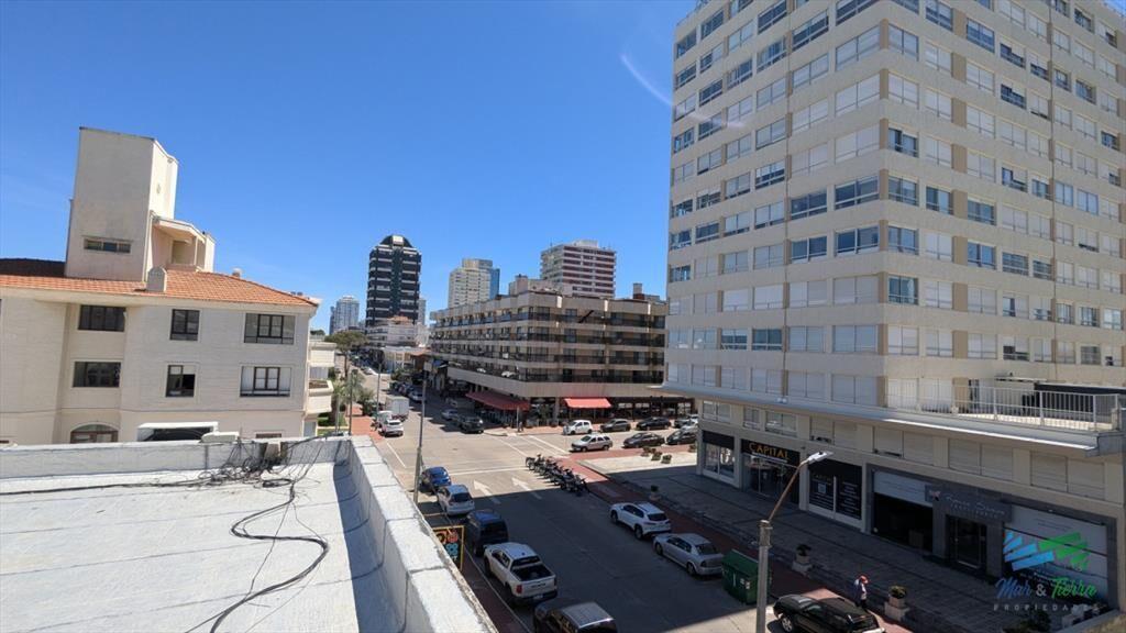 Venta apartamento un dormitorio con cochera en la