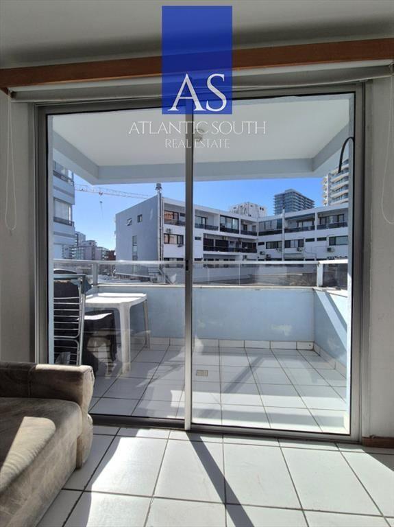 Apartamento de 1 dormitorio terraza cochera cerca