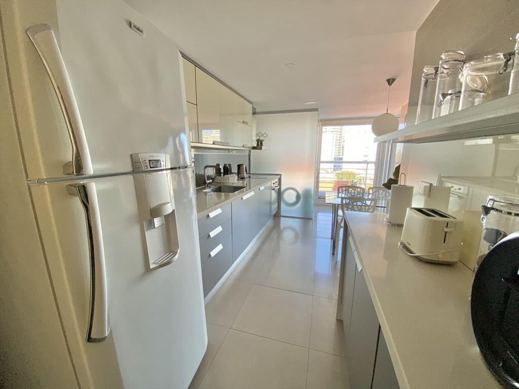 VENTA DE APARTAMENTO 3 DORMITORIOS + DEPENDENCIA