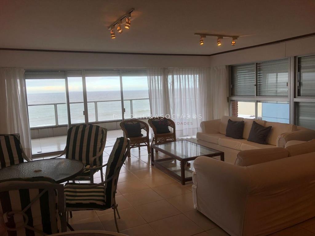 Hermoso apartamento de 3 dormitorios en venta al