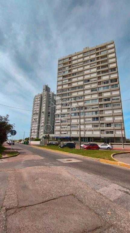 Apartamento en playa brava - a metros del mar