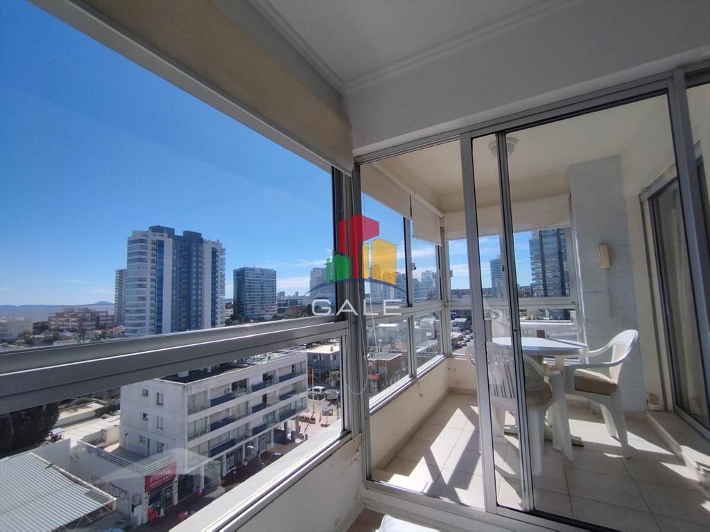 Alquiler y venta de apartamento de dos dormitorios en Punta
