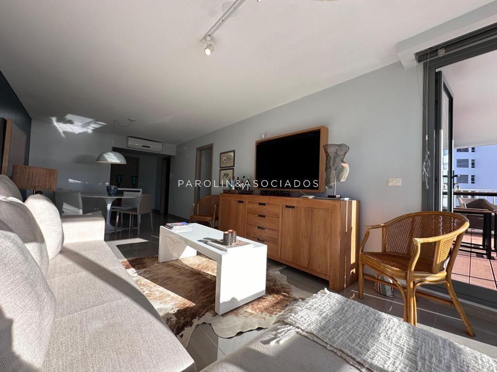 Vende departamento de 2 dormitorios finamente en