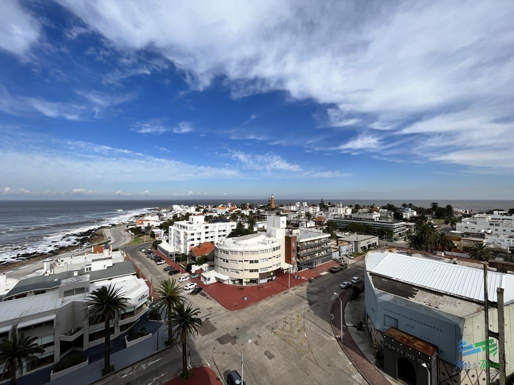 EN VENTA APARTAMENTO 2 DORMITORIOS, VISTA AL MAR,