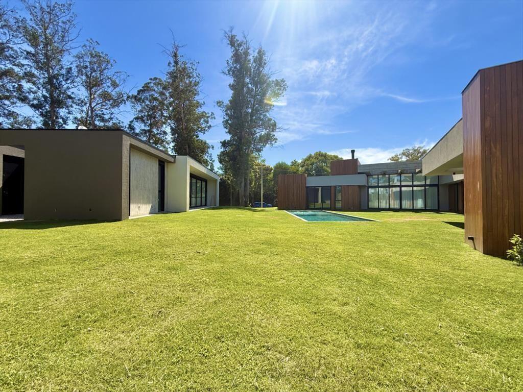 Residencia a estrenar en venta Barrio Lugano -