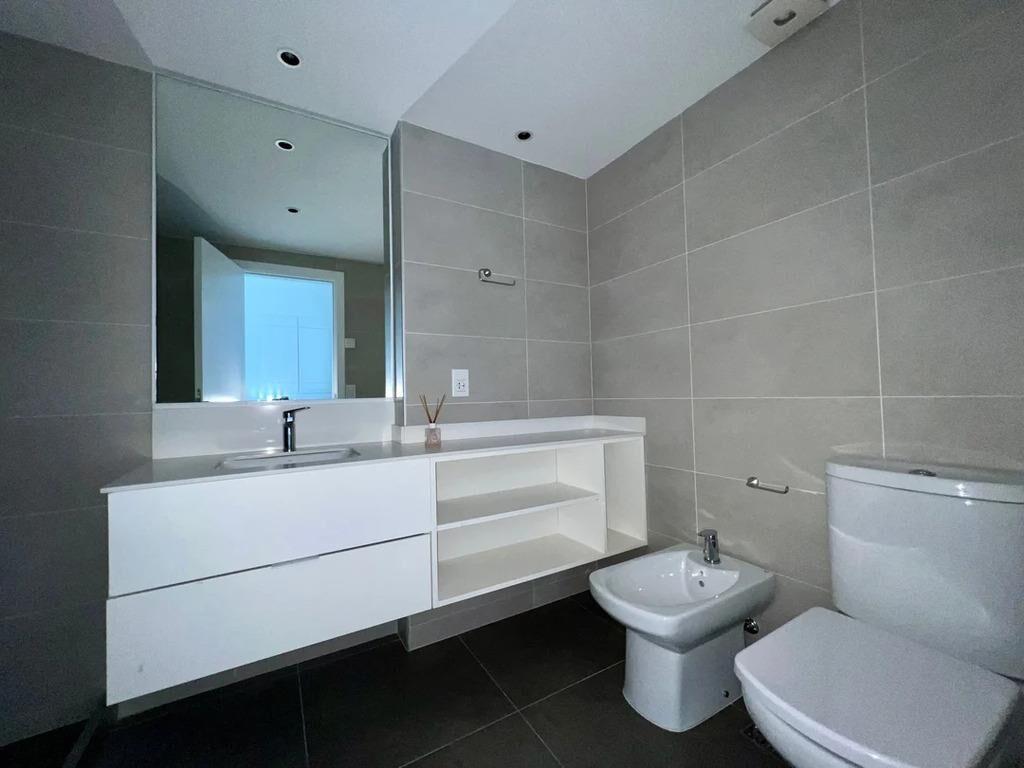 Venta Apartamento 3 Dormitorios, Malvín. Lyra