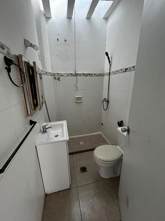 Casa en Alquiler de 2 dormitorios y cochera en Aires Puros