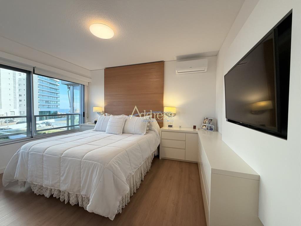 Apartamento en venta de 4 dormitorios con vista