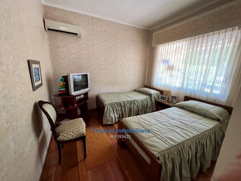 VENTA DE CASA 3 DORMITORIOS EN CARRASCO NORTE GRAN TERRENO