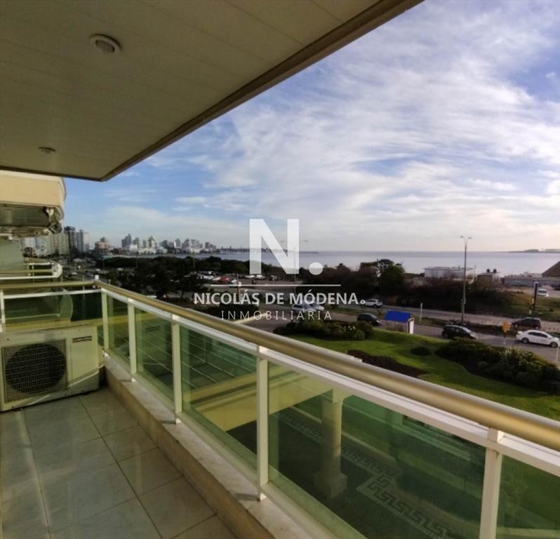 Vende apartamento con vista al mar de 3 en Mansa.