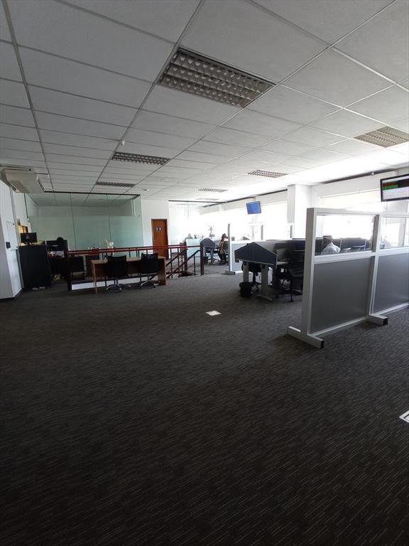Proximo Rambla Portuaria, 1109 m2,entrada camiones ,oficina