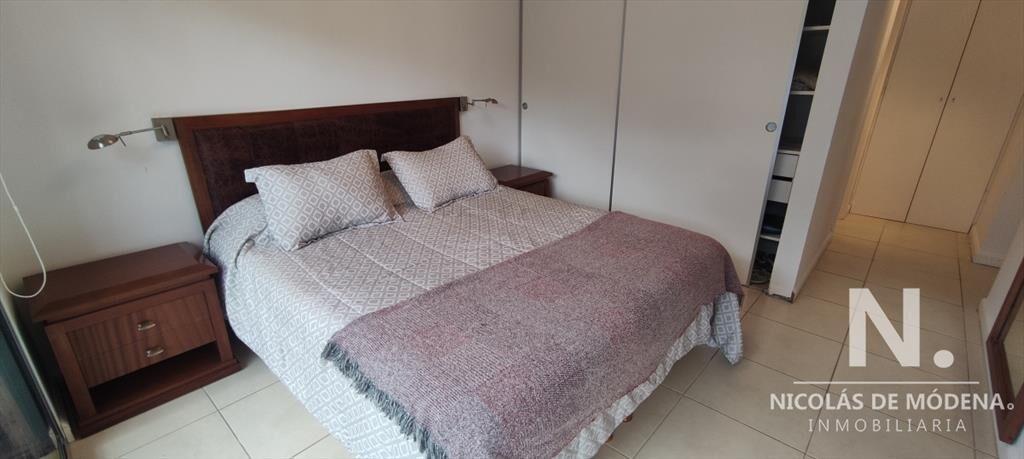 Oportunidad de compra. Vende apartamento de 3 dormitorios e