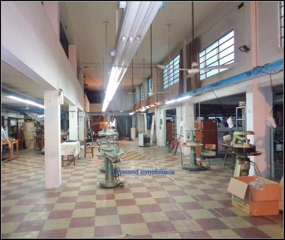 Venta local Categoría Premium en Brazo Oriental de 3450m2