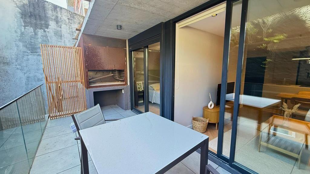 Venta Apartamento Buceo 2 dormitorios 2 baños garaje a estr