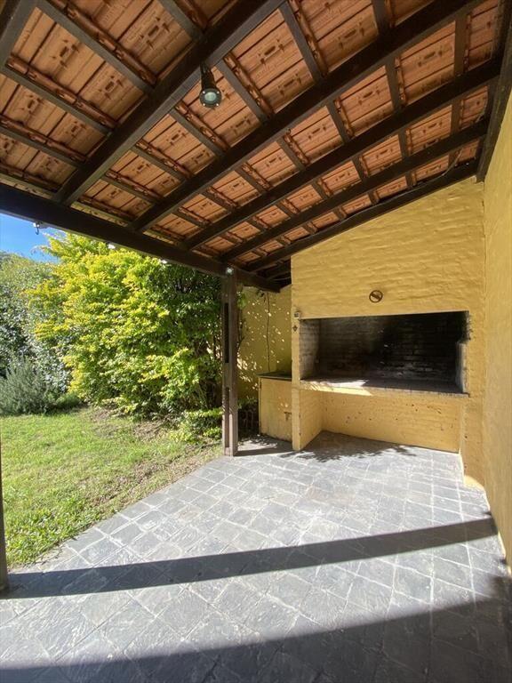 ESPECTACULAR CASA EN CARRASCO