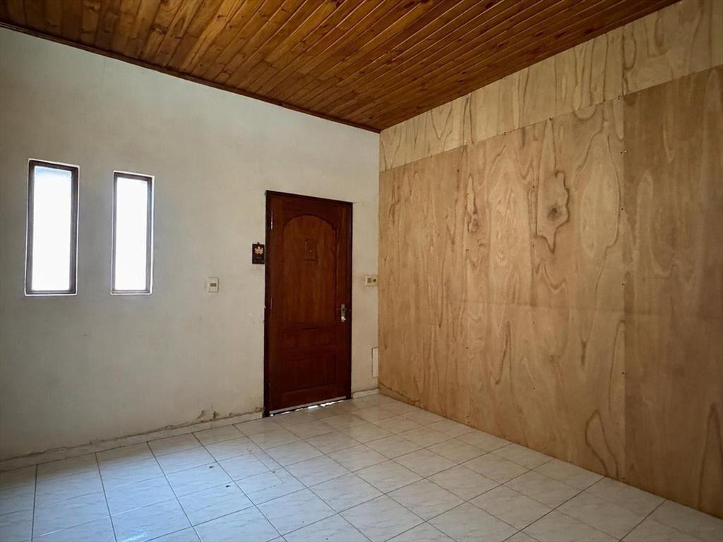 Casa semi equipada-con jardin + garage
