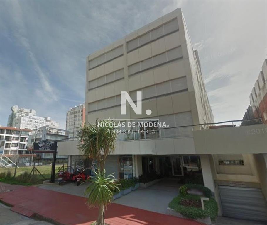 En venta apartamento de 1 dormitorio, en edificio