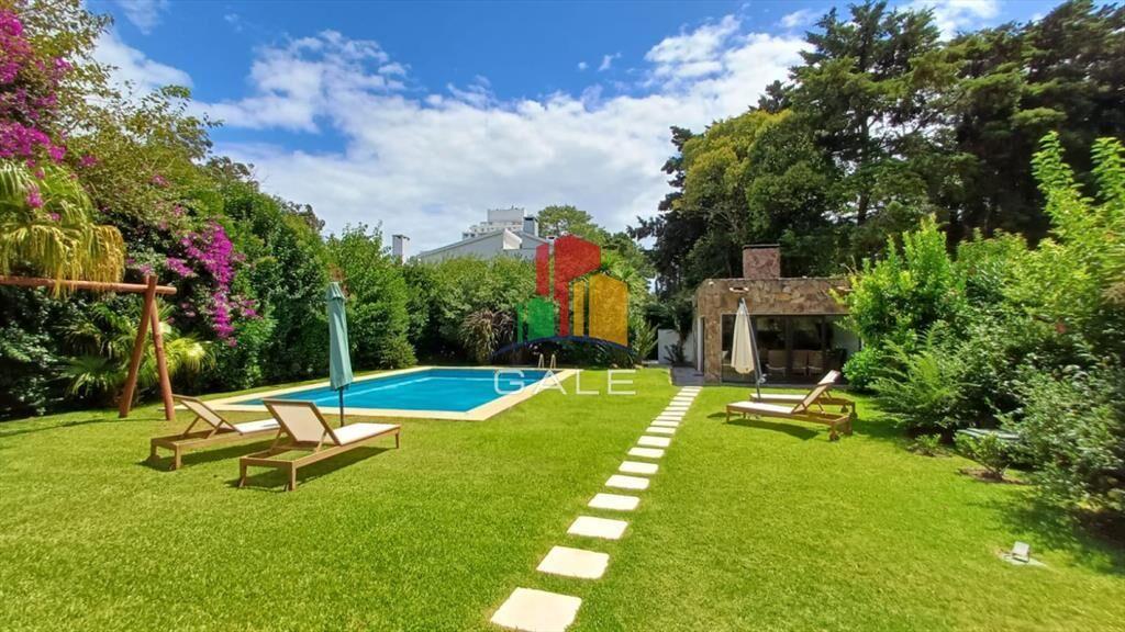 Vende gran casa para vivir todo el año, de 3 en