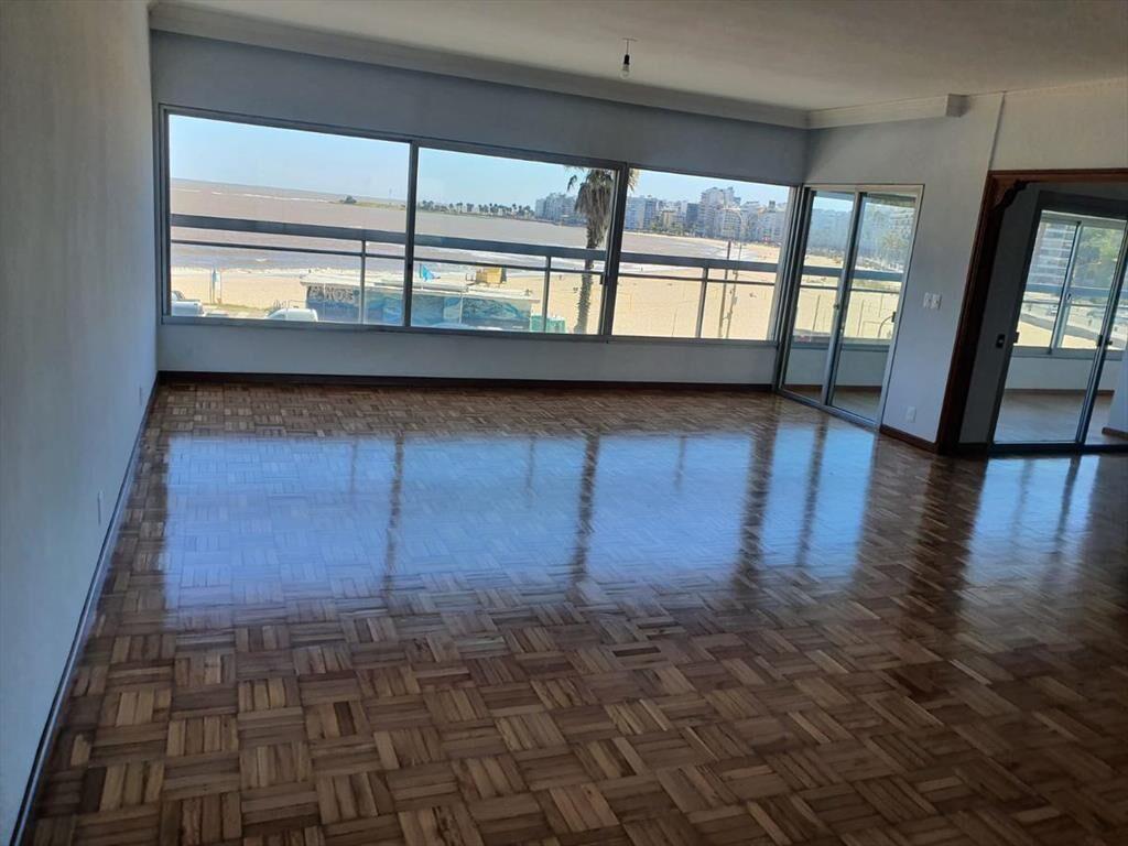 Rambla Republica del Perú esq Buxareo, 193 m2 , gge x2 , re
