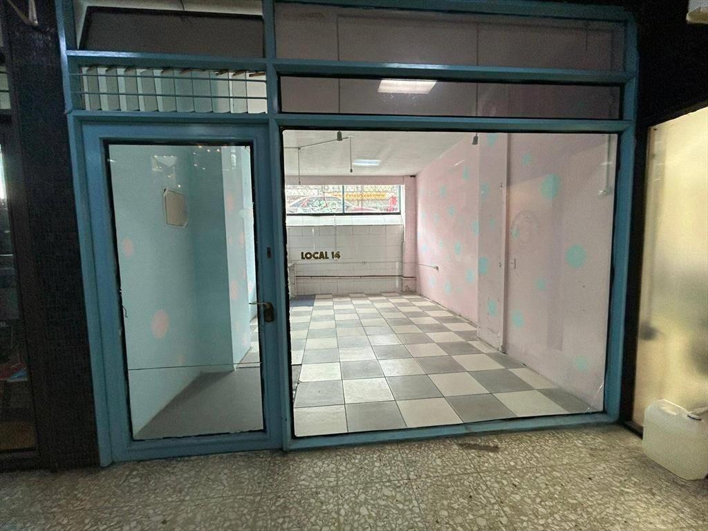 Alquiler de Local comercial en Av. 18 de Julio y Yaguarón en